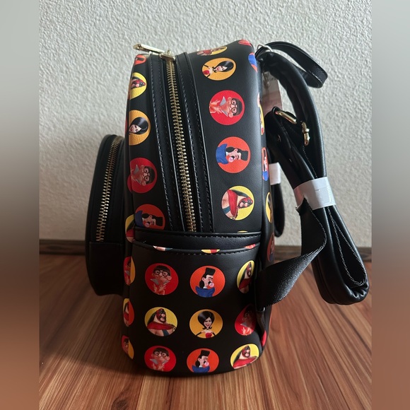 NWT Universal Studios Loungefly Despicable Me Minions Villioncon Backpack - Picture 4 of 5